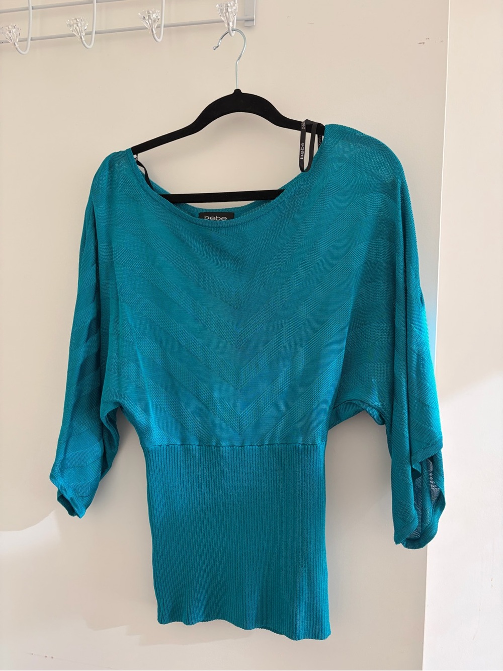 ✨ bebe Teal Chevron Knit Open Back Dolman Top ✨